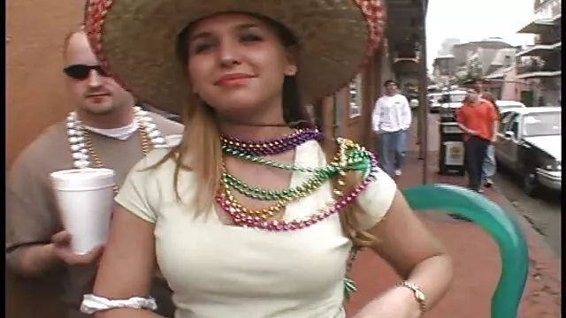 Stephie Staar bất ch ...