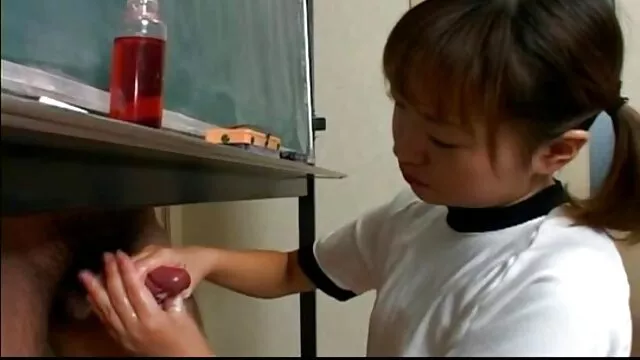Nhỏ gợi cảm phim cap ...